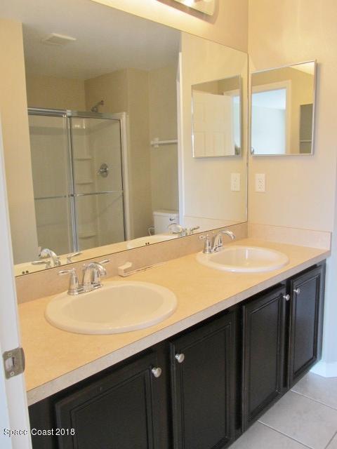 Building Photo - 1385 Lara Cir