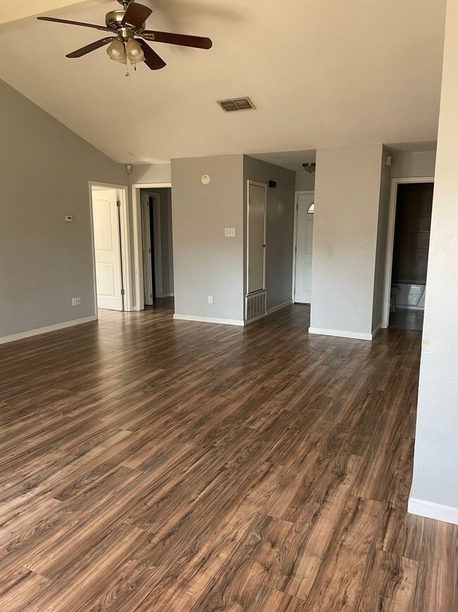 Building Photo - 4615 Quicksilver Blvd