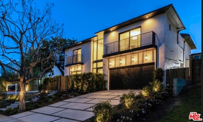 Building Photo - 3295 Mountain View Ave