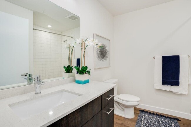 Building Photo - Lofts at Reed