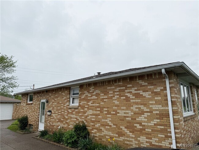Building Photo - 30 Nassau Ln
