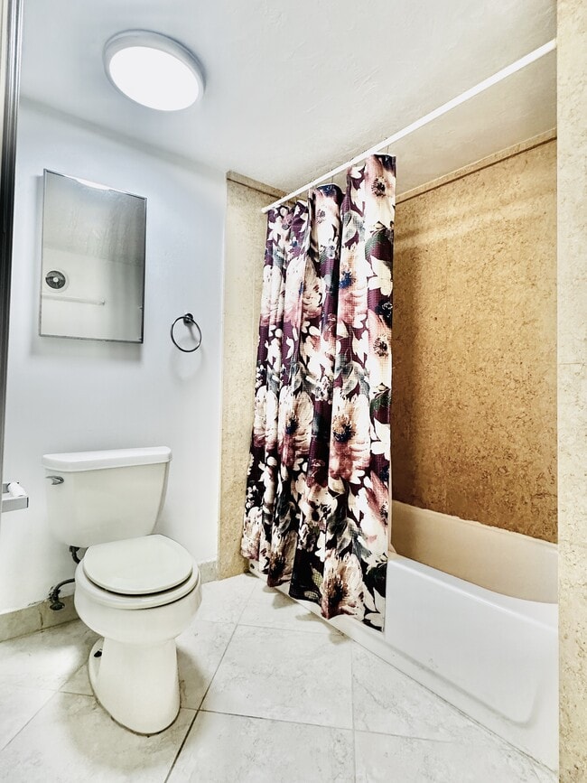 Building Photo - 826 Wiggins Pass Rd