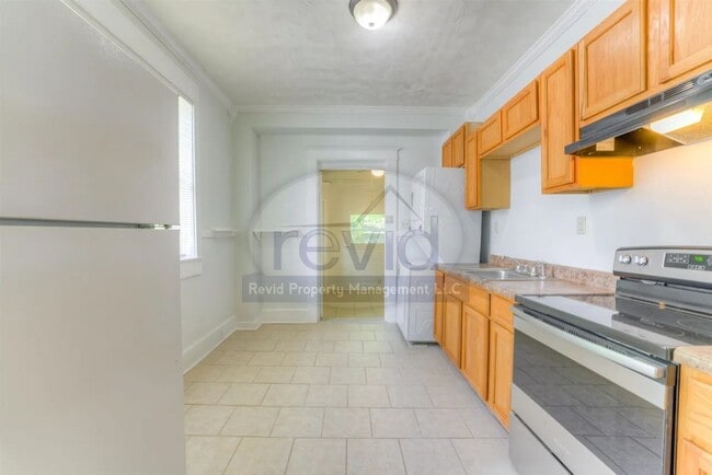 Building Photo - 806 Maury St
