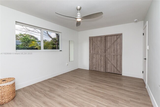 Building Photo - 2302 Funston St
