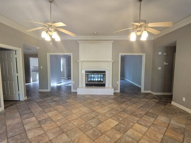 Building Photo - 1 Briar Oak Cir