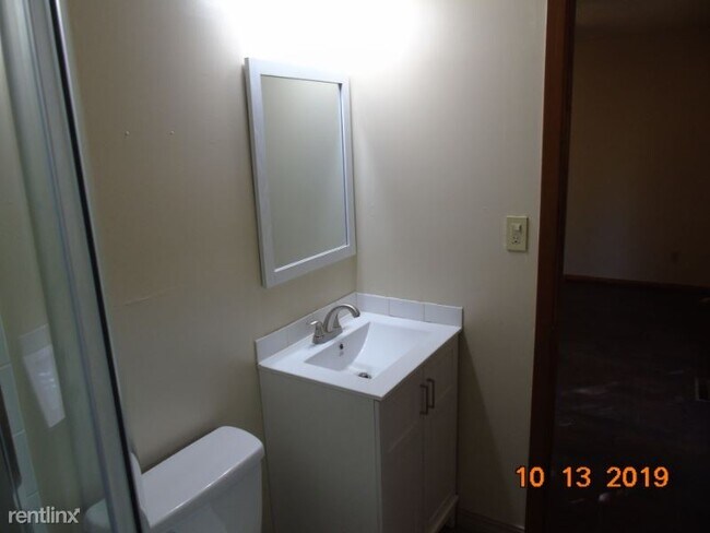 Building Photo - 3 br, 2 bath House - 221 South Bridge