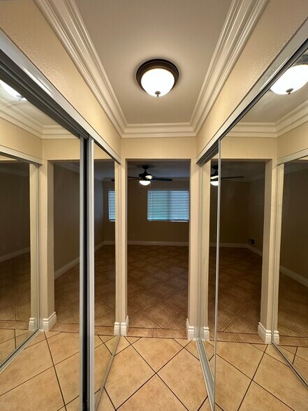 Building Photo - 227 Woodland Pky