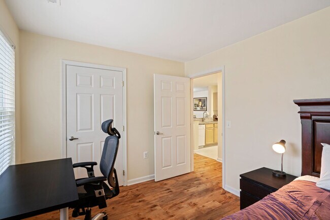 Building Photo - 501 Garrison Woods Dr