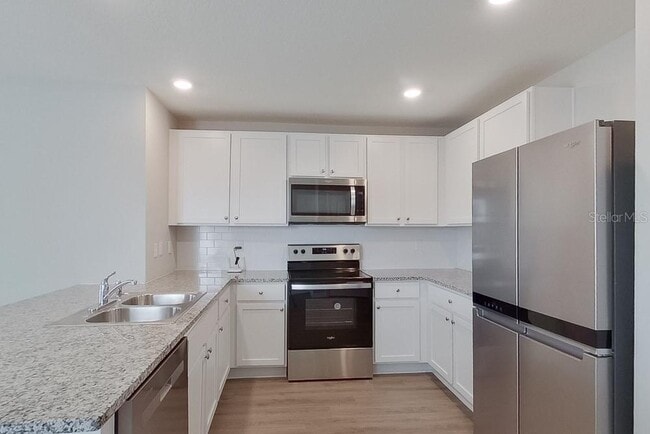 Building Photo - 8620 SW 43rd Ter