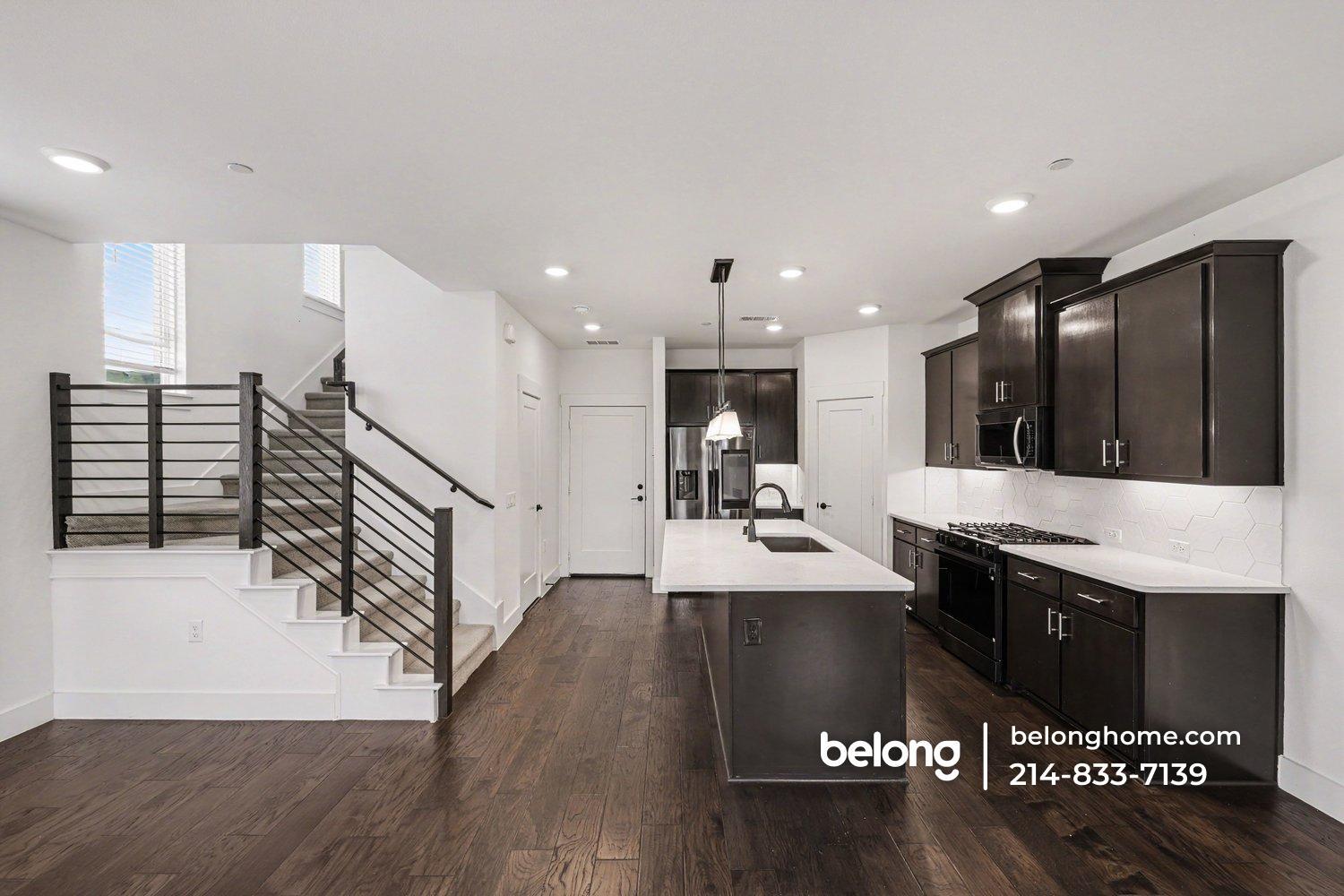 Building Photo - 860 Bandera Ct