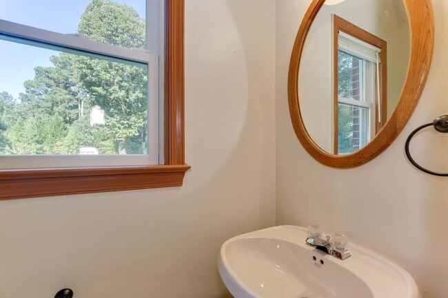 Building Photo - Welcome to Yorktown with a charming rural ...