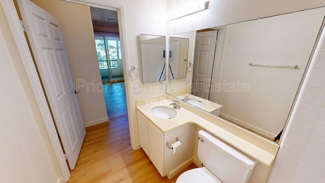 Building Photo - 10921 Sabre Hill Dr