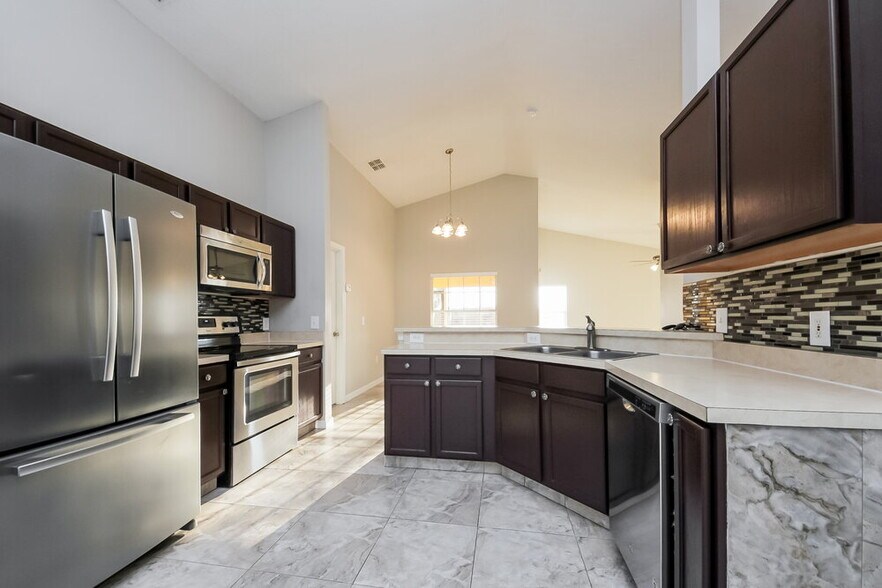 Building Photo - 458 Tamarind Parke Ln