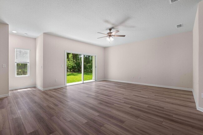 Building Photo - 46 Poplar Dr