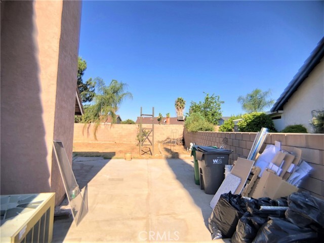 Building Photo - 25137 Desert Willow Dr