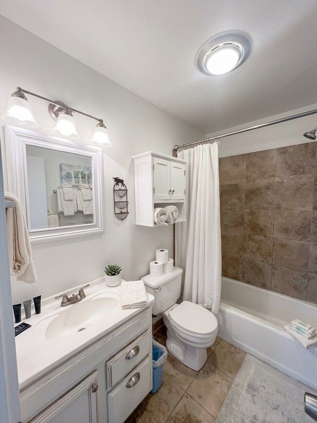 Building Photo - 111 Corinthian Cir