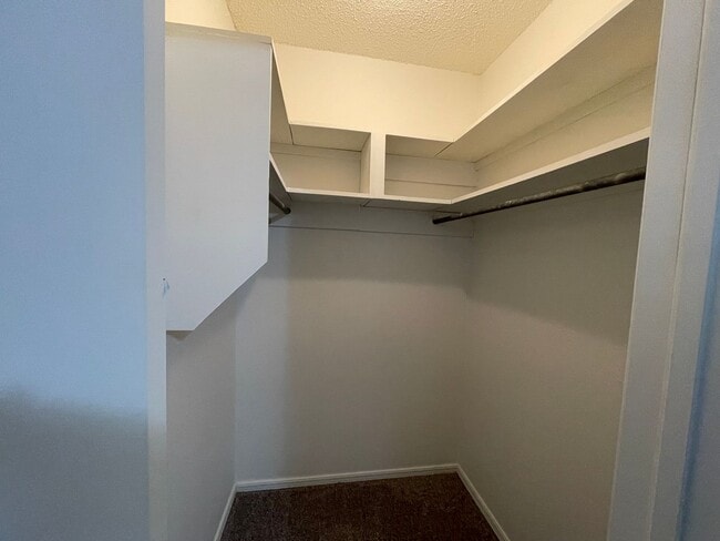 Building Photo - Beautifully Maintained Single-Level Home