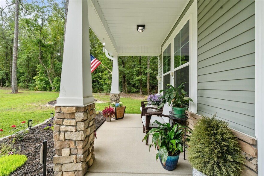 Building Photo - 400 Everest Ct