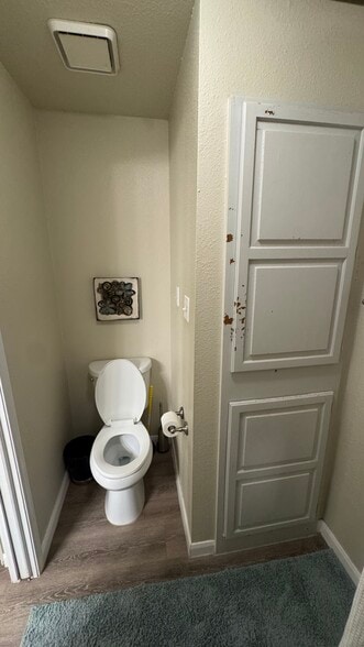 Master Bathroom (5) - 356 W Harwood Rd