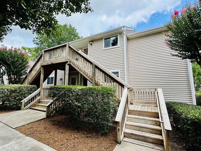 Building Photo - LAKESIDE VILLAGE - minutes to Wrightsville...
