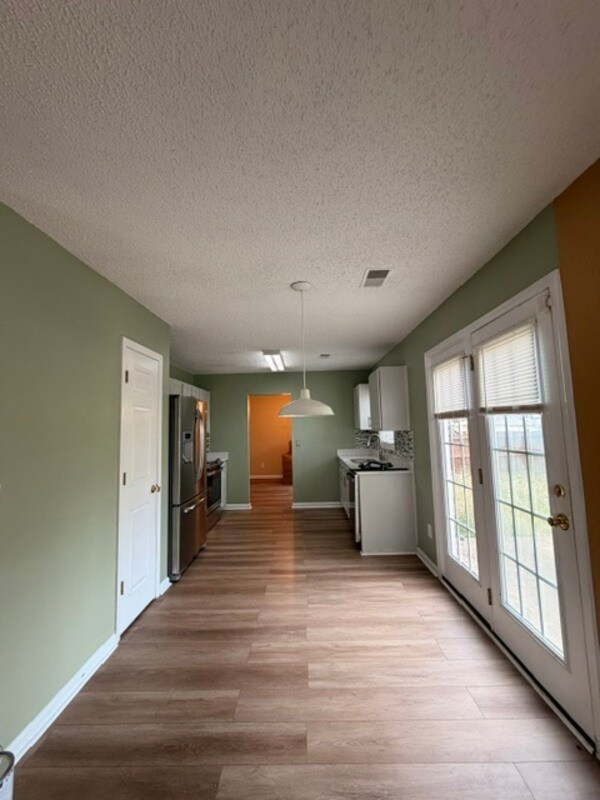 Building Photo - 25 Willow Hurst Ct