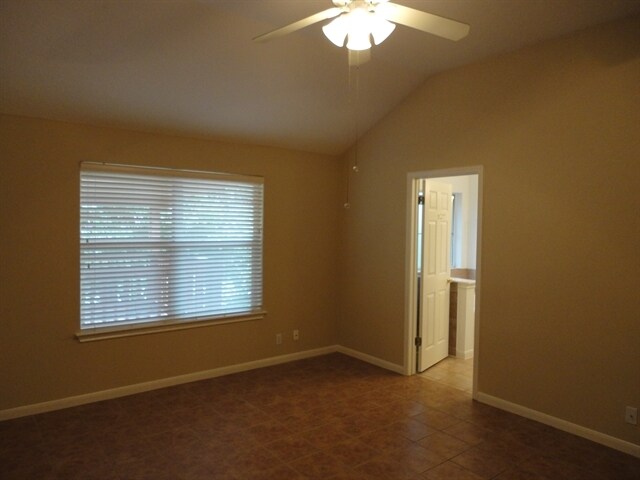 Building Photo - 2116 Faldo Ln