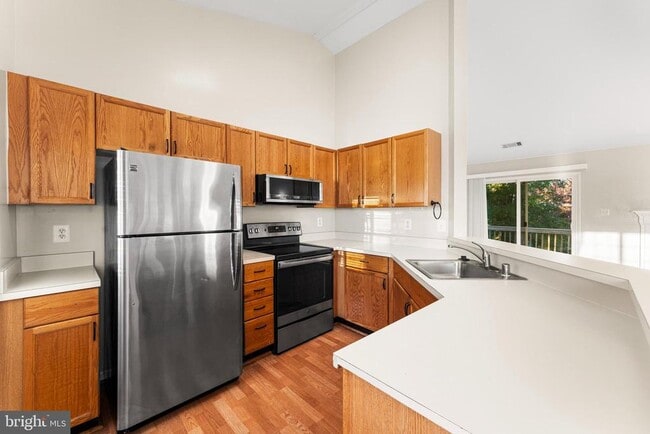 Building Photo - 731 Cedar Crest Dr