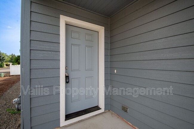 Building Photo - 4850 Heathwood St NE