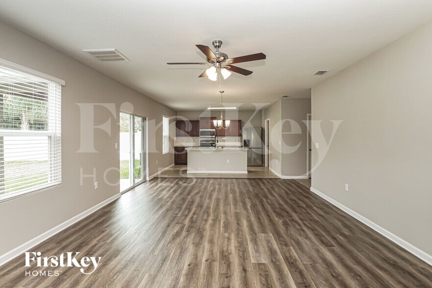 Building Photo - 924 Ambergate St
