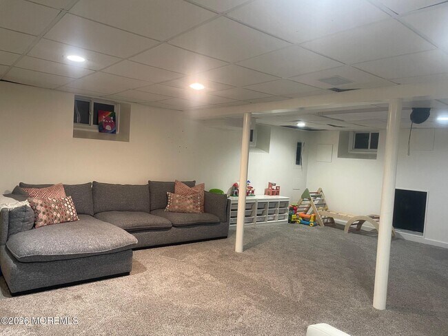 Building Photo - 81 Hollywood Ave