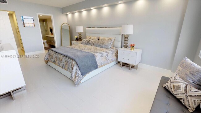 Building Photo - 5601 Collins Ave