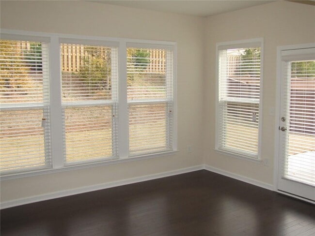 Building Photo - 462 Spring View Dr