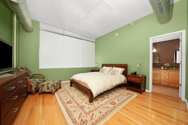 Building Photo - 1530 S State St