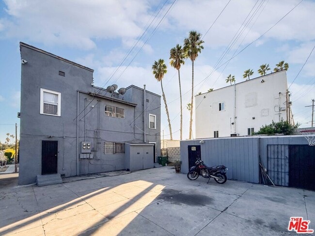 Building Photo - 3801 1/2 Mont Clair St