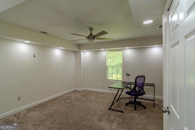Building Photo - 28 Greystone Ridge