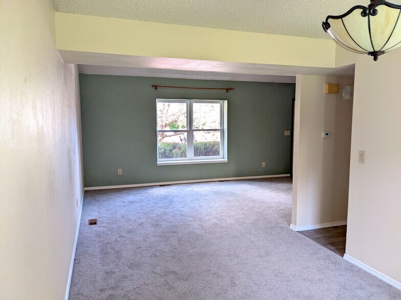 Building Photo - 6220 Pemberton Way