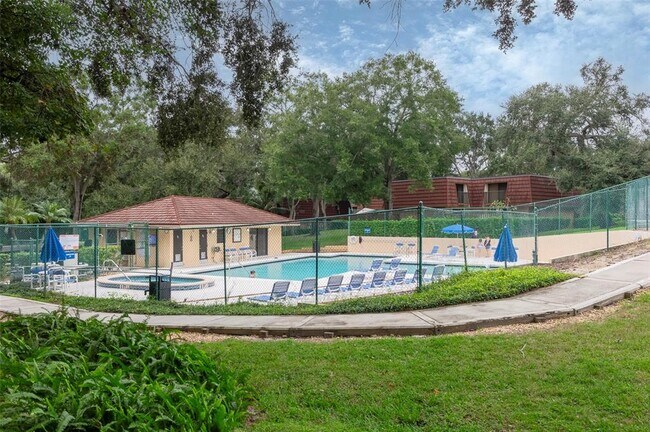 Building Photo - 2606 6th Ct