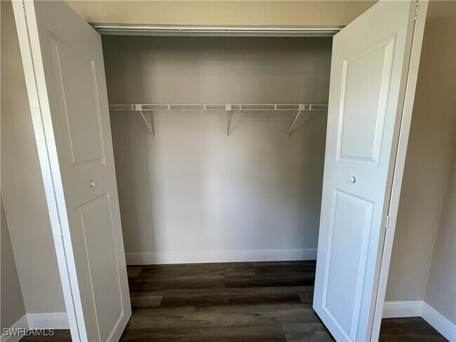 Building Photo - 5325 Summerlin Rd