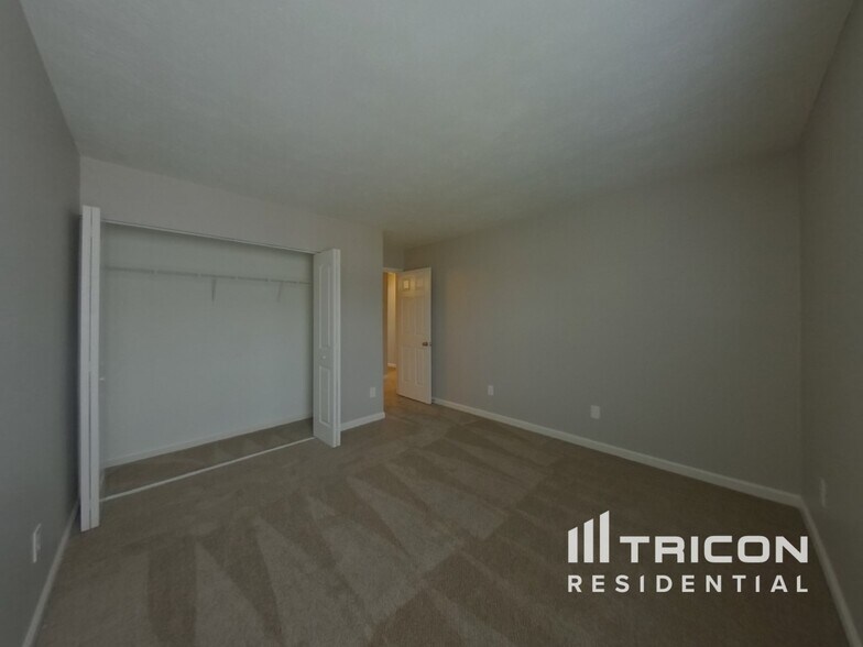 Building Photo - 9720 Avensong Crossing Dr