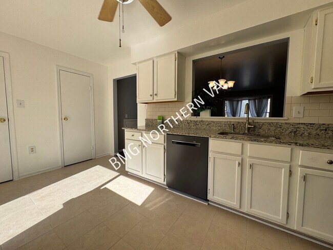 Building Photo - 7343 Rokeby Dr