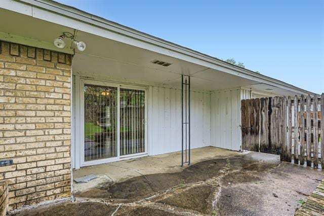 Building Photo - 1724 Midcrest Dr