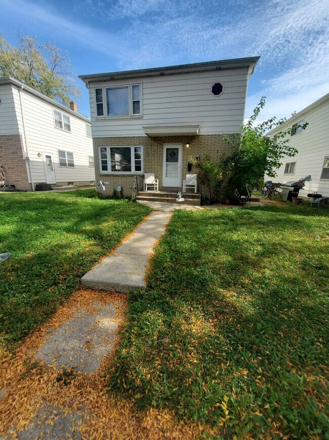 Primary Photo - 622 S 68th St