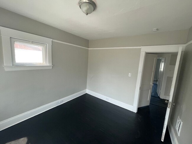 Building Photo - SECTION 8 AND EDEN ACCEPTED!! Stunning 4-Bedroom Home Available Now!