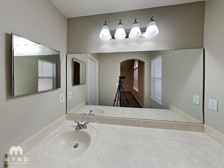 Building Photo - 6585 Morse Glen Ln