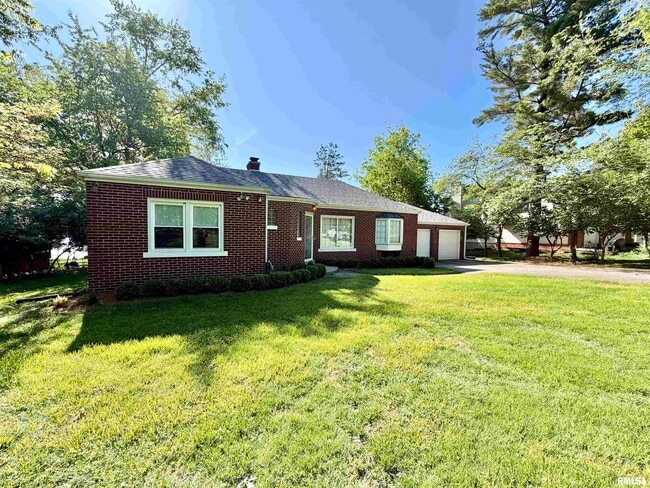 Building Photo - 136 E Hazel Dell Ln
