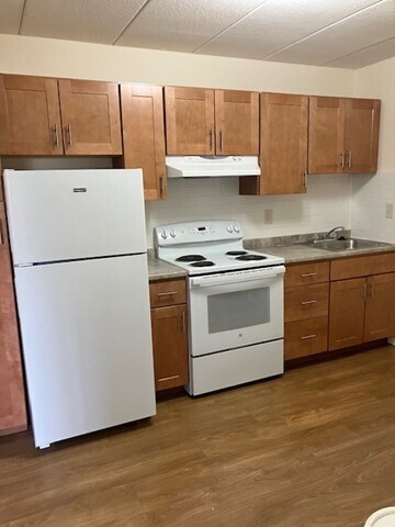 Building Photo - 763 Main St