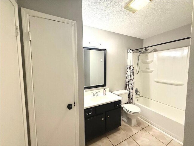 Building Photo - 4800 Pontchartrain Dr