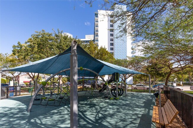 Building Photo - 7441 Wayne Ave