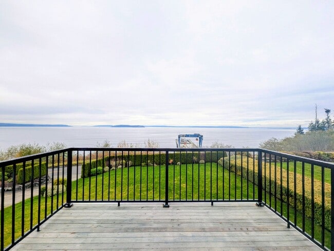 Building Photo - 4Bd/2.75Ba Mukilteo House