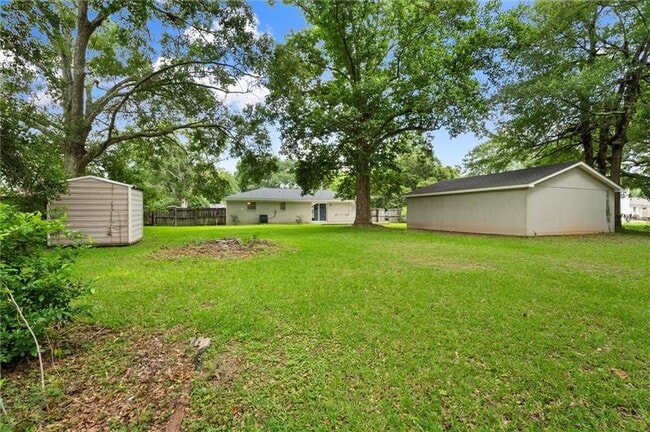 Building Photo - 5024 Santos Dr E